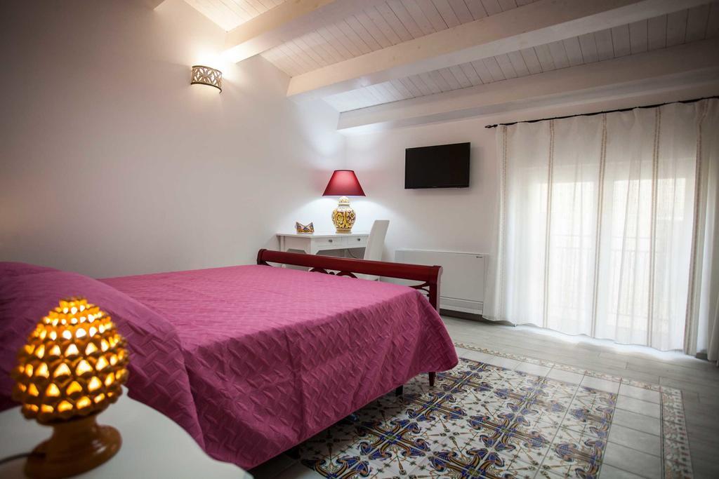 Palazzo Pagliaro Hotell Santo Stefano di Camastra Eksteriør bilde