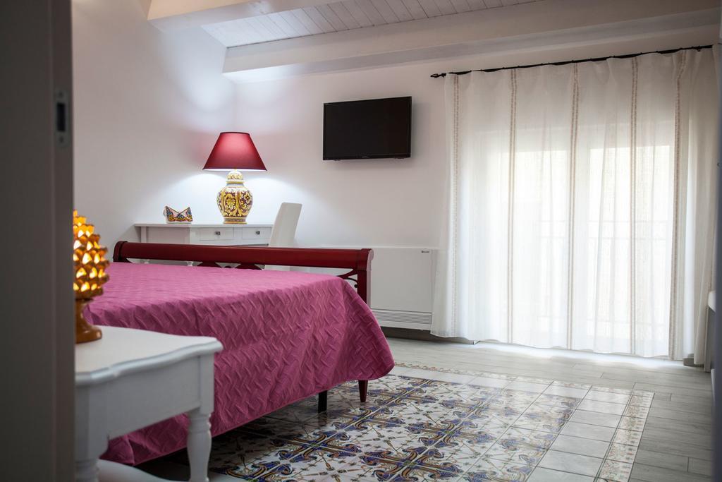 Palazzo Pagliaro Hotell Santo Stefano di Camastra Eksteriør bilde