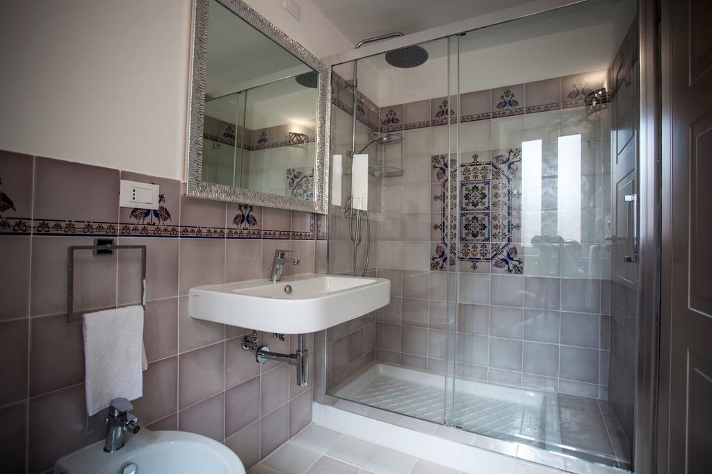 Palazzo Pagliaro Hotell Santo Stefano di Camastra Eksteriør bilde