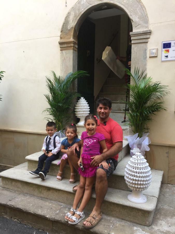Palazzo Pagliaro Hotell Santo Stefano di Camastra Eksteriør bilde